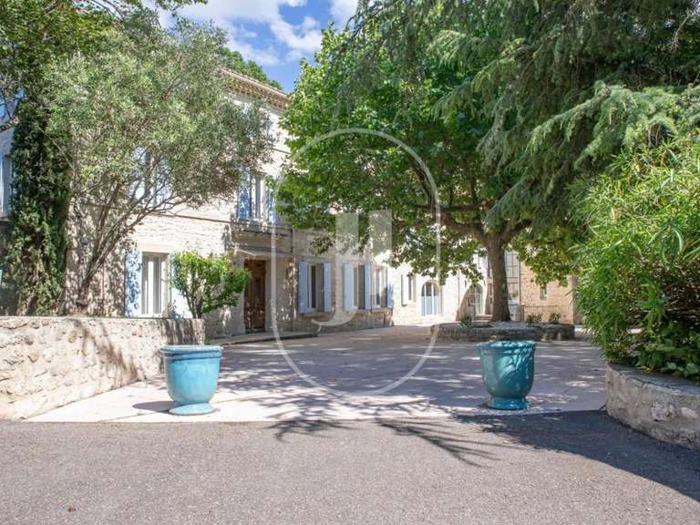 Propriété Valaurie - 23 chambres - 1145m²