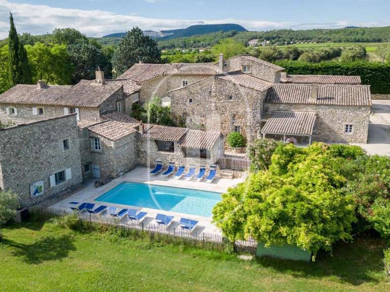 Propriété Valaurie - 13 chambres - 923m²