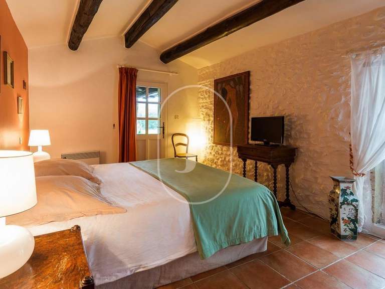 Propriété Valaurie - 13 chambres - 923m²