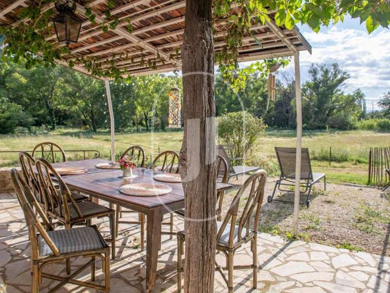 Propriété Valaurie - 13 chambres - 923m²