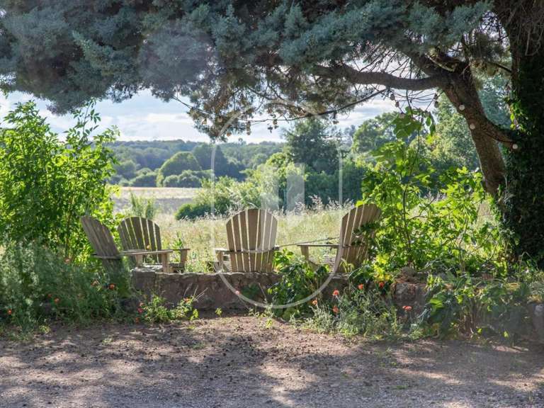 Propriété Valaurie - 13 chambres - 923m²