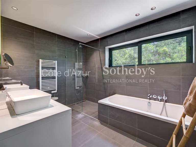 Maison Valbonne - 4 chambres - 240m²