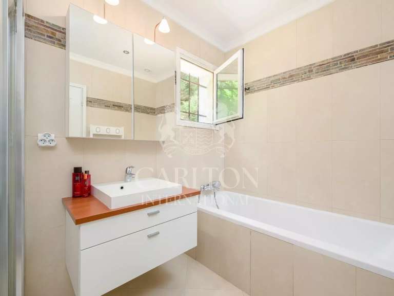 Maison Valbonne - 5 chambres - 220m²