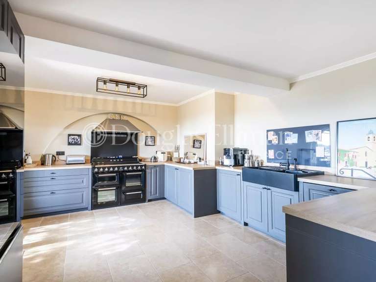 Maison Valbonne - 6 chambres - 325m²