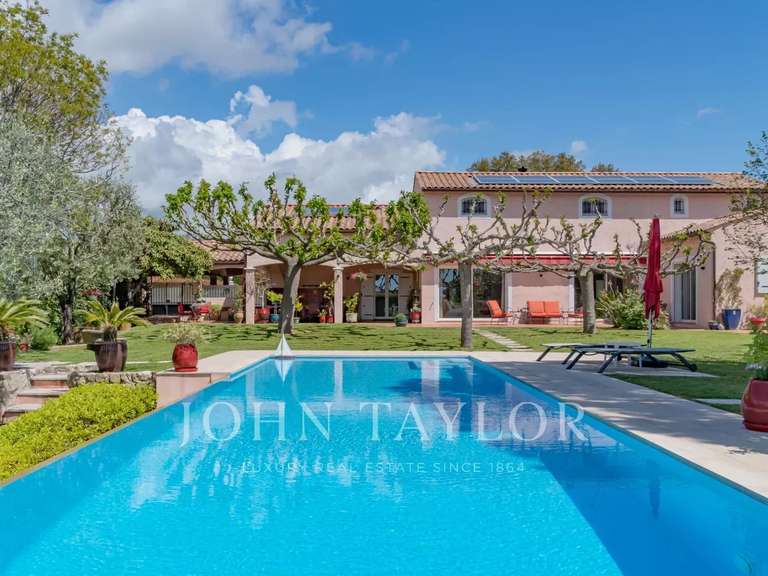 Maison Valbonne - 4 chambres - 213m²