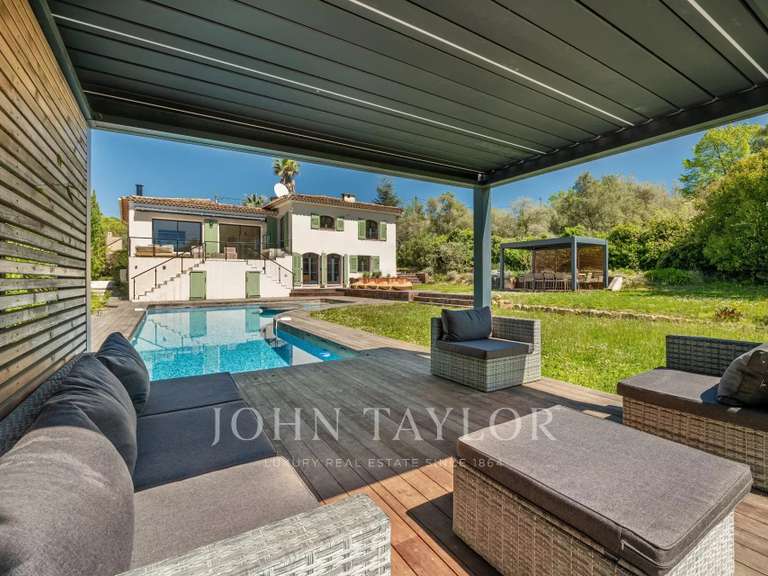 Maison Valbonne - 5 chambres - 320m²