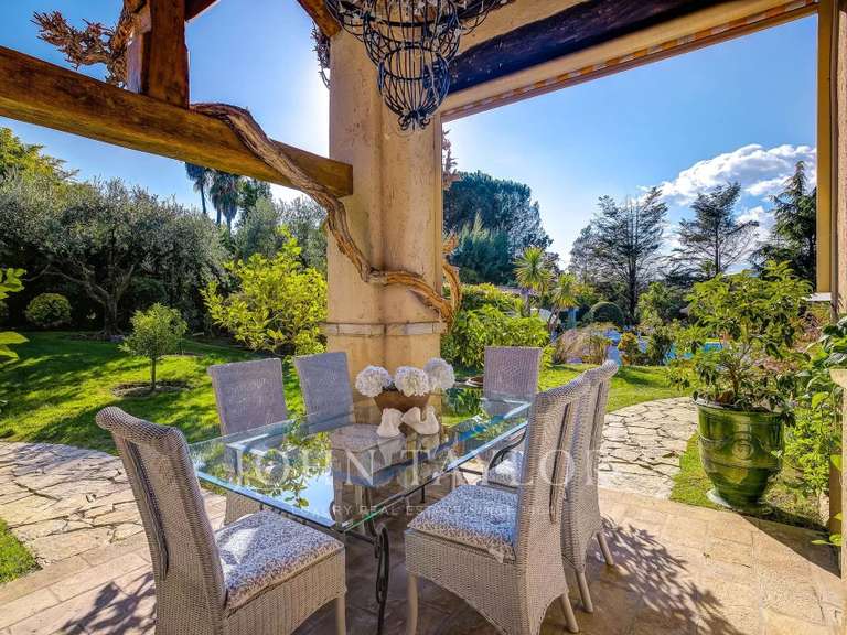 Maison Valbonne - 6 chambres - 330m²