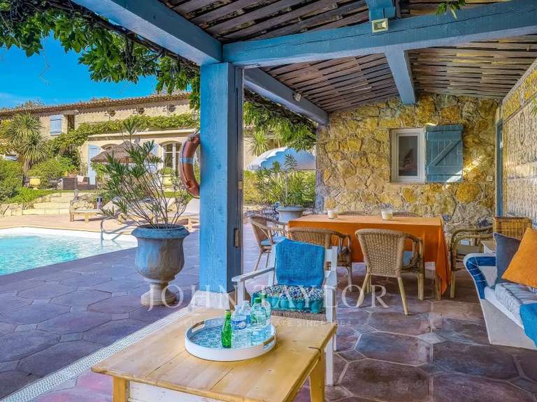 Maison Valbonne - 6 chambres - 330m²