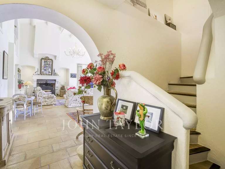 Maison Valbonne - 6 chambres - 330m²