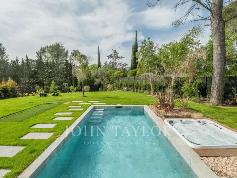 Maison Valbonne - 4 chambres - 319m²