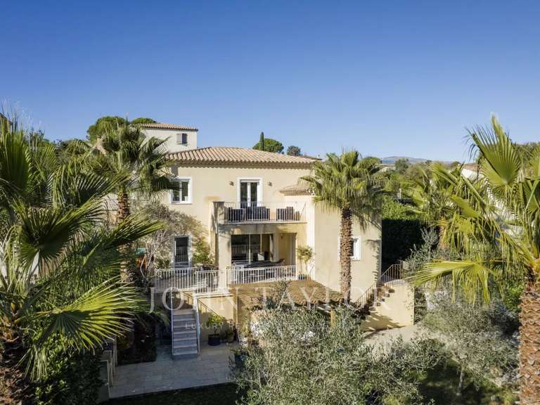 Maison Valbonne - 3 chambres - 205m²