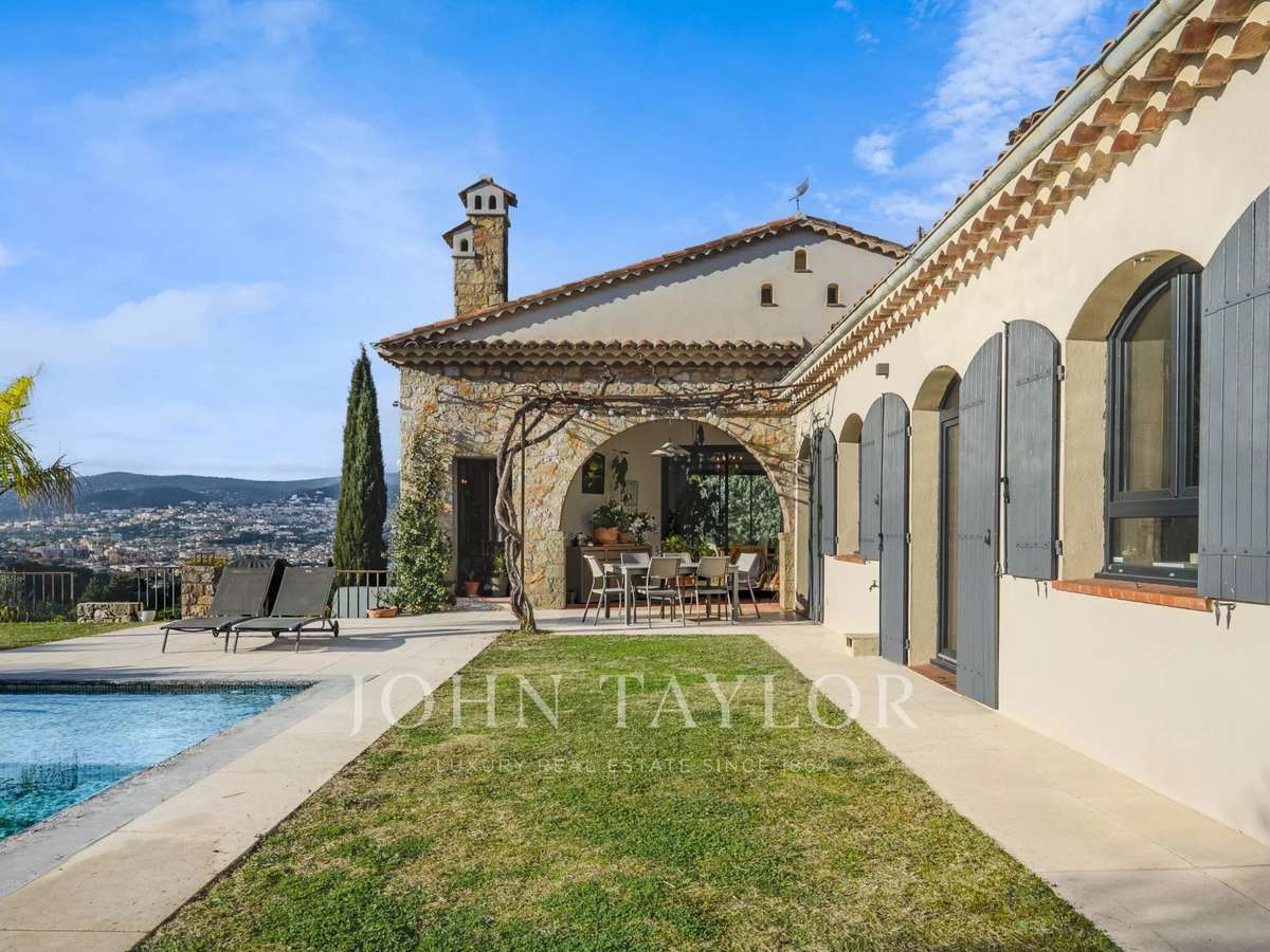 Maison Valbonne