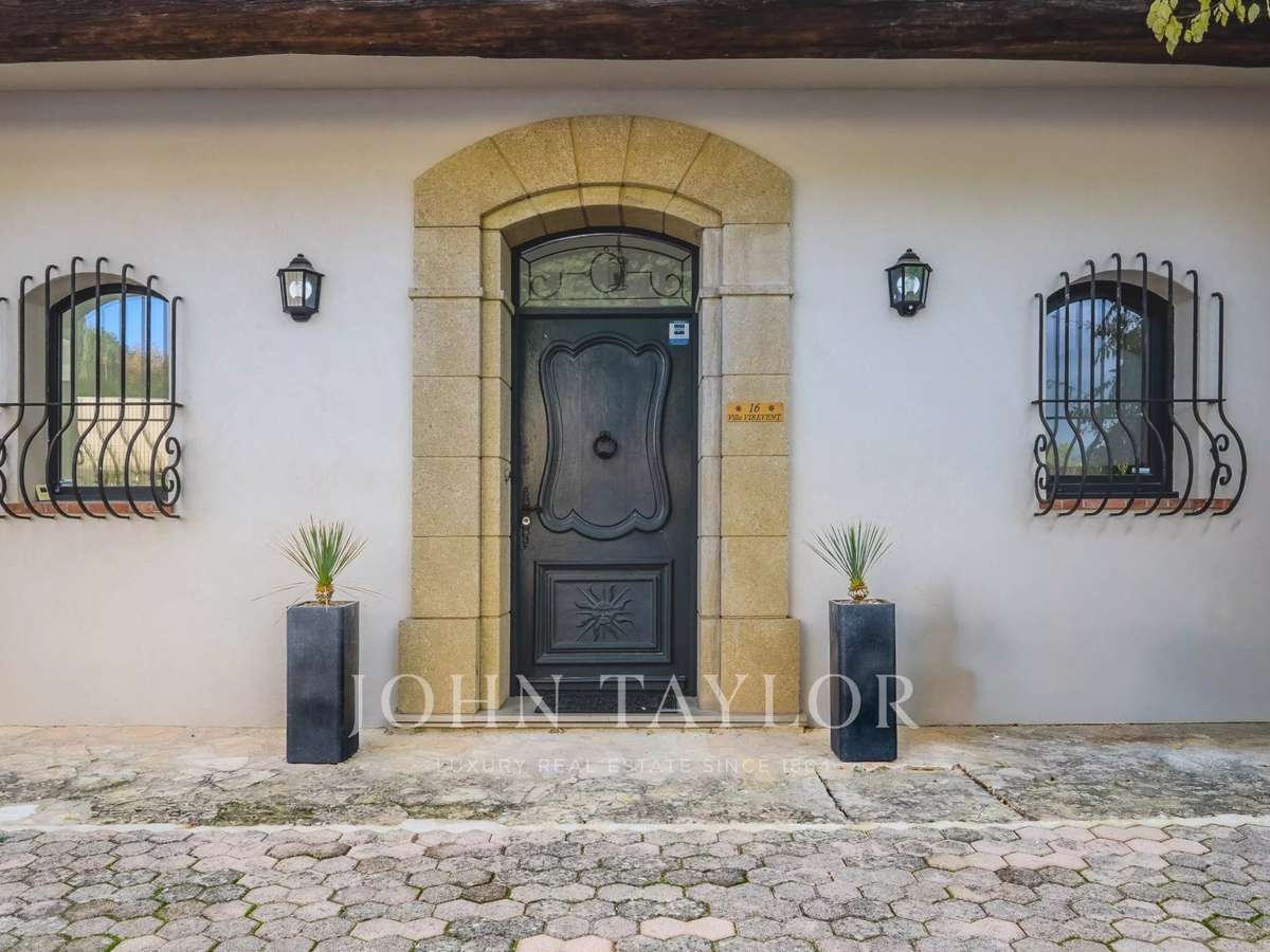 Maison Valbonne