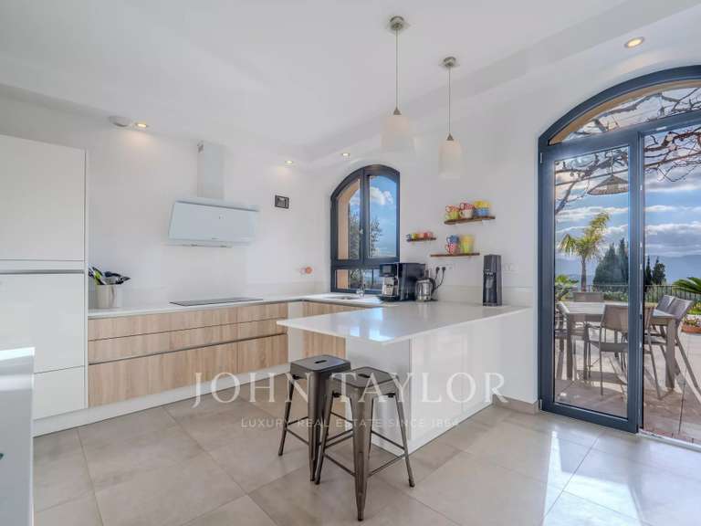 Maison Valbonne - 5 chambres - 221m²
