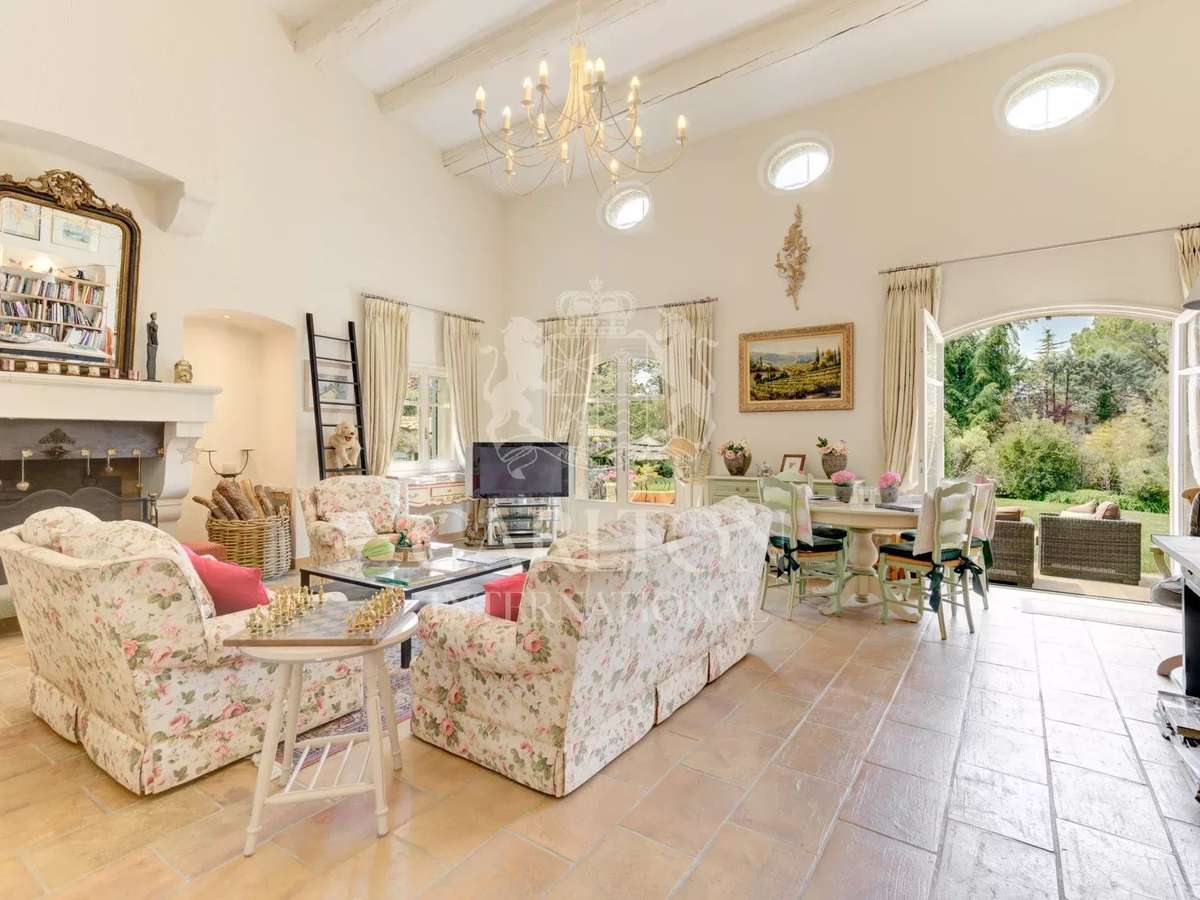 Maison Valbonne