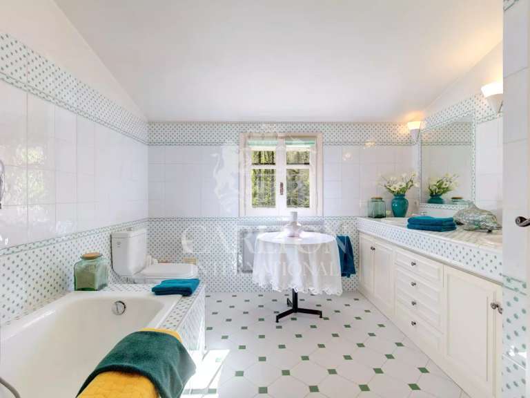 Maison Valbonne - 6 chambres - 338m²