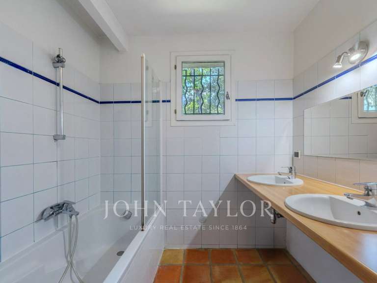 Maison Valbonne - 5 chambres - 182m²