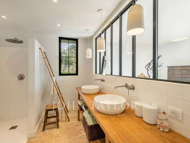 Maison Valbonne - 4 chambres - 202m²