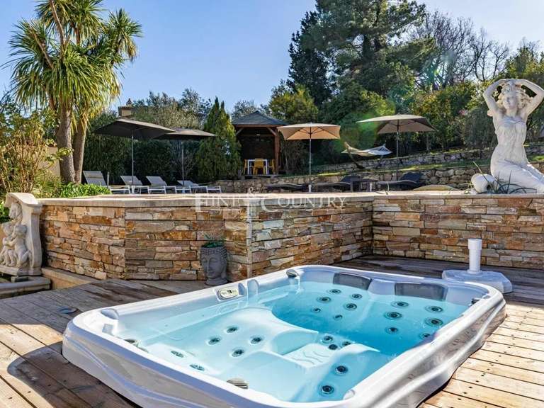 Maison Valbonne - 6 chambres - 300m²