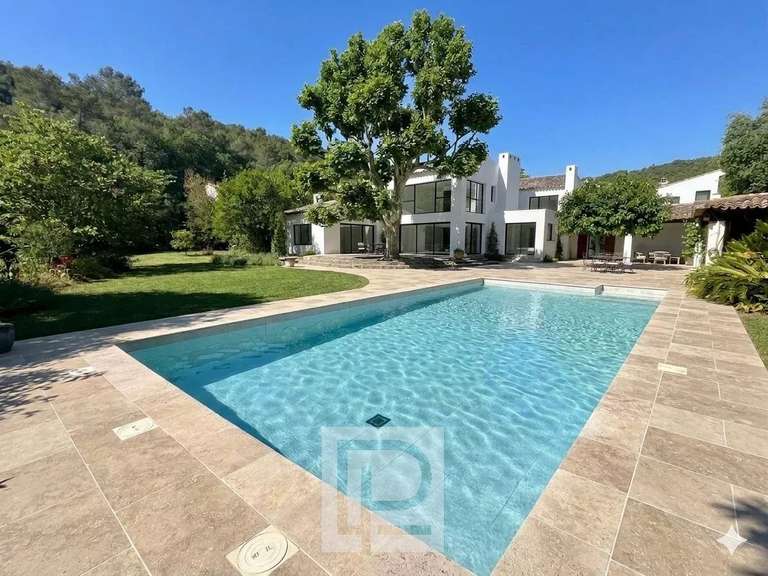Maison Valbonne - 4 chambres - 509m²