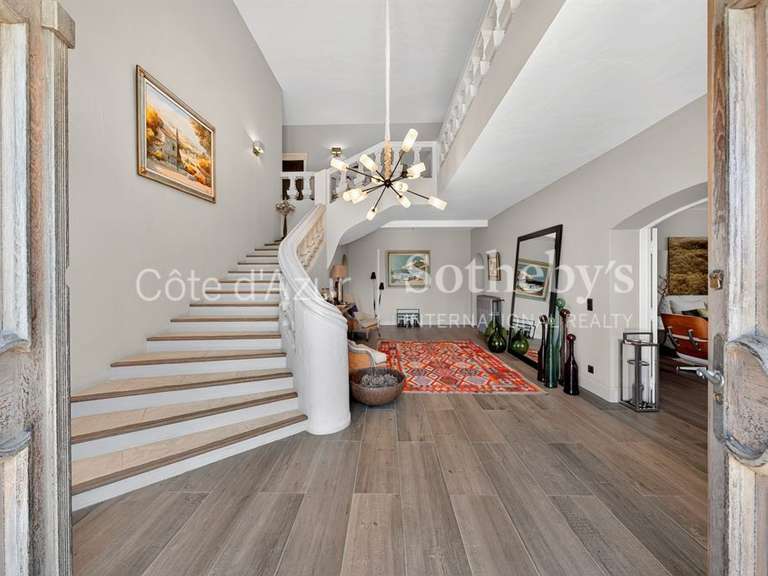 House Valbonne - 567m²