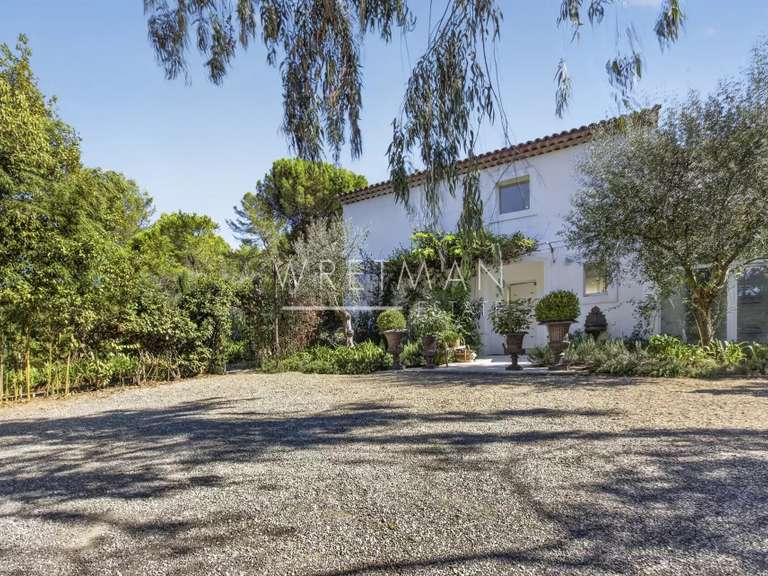 Maison Valbonne - 4 chambres - 209m²