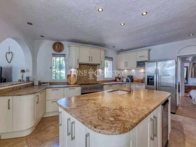 Maison Valbonne - 5 chambres - 220m²