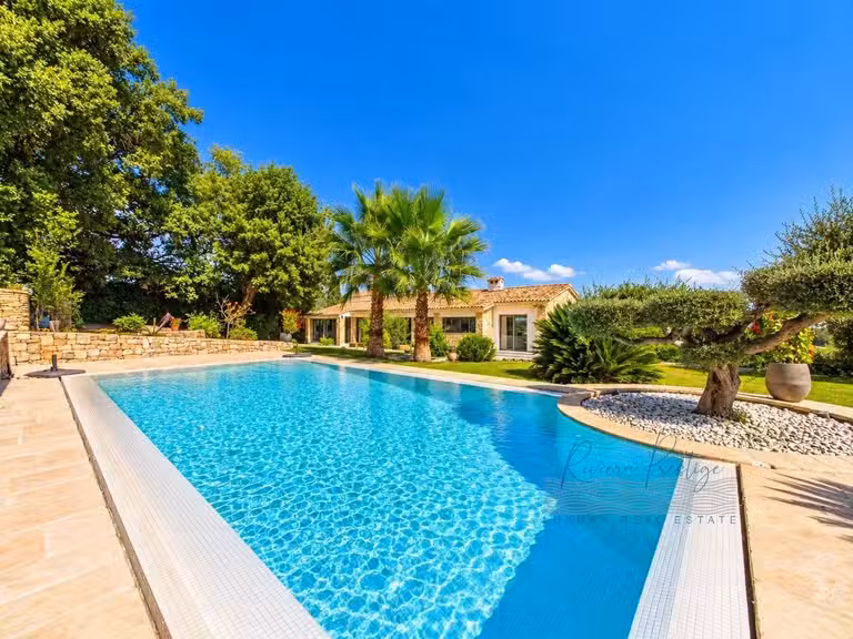 Maison Valbonne - 5 chambres - 323m²