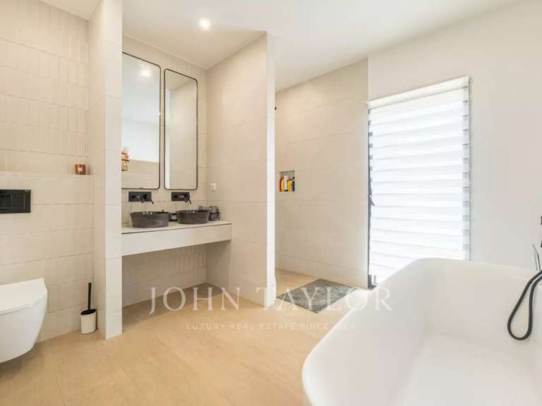 Villa Valbonne - 4 bedrooms - 240m²