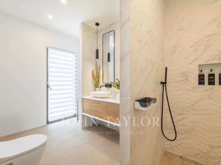 Villa Valbonne - 4 bedrooms - 240m²