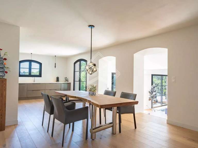 Villa Valbonne - 5 bedrooms - 221m²
