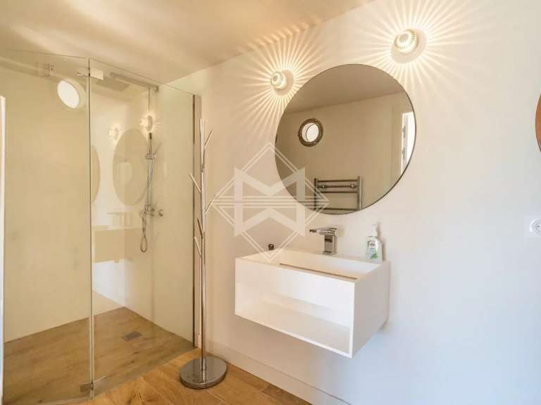 Villa Valbonne - 5 bedrooms - 221m²