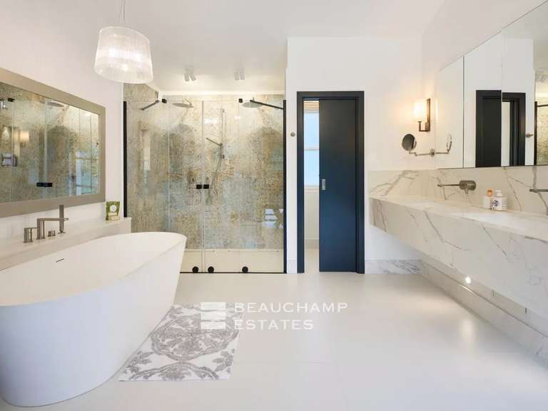 Villa Valbonne - 7 bedrooms - 626m²