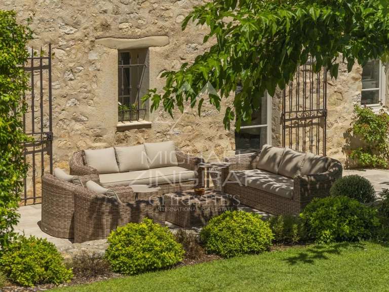 Villa Valbonne - 4 bedrooms - 375m²