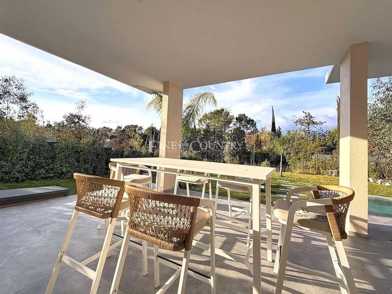 Villa Valbonne - 4 bedrooms - 318m²