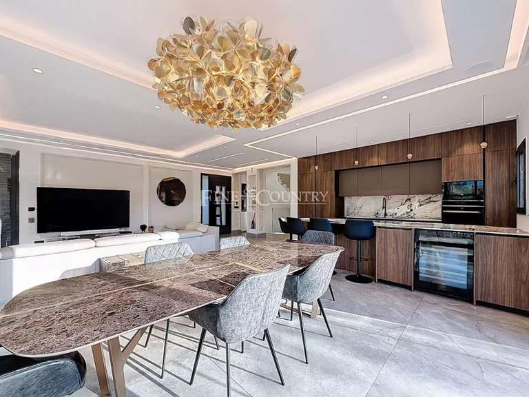 Villa Valbonne - 4 bedrooms - 318m²