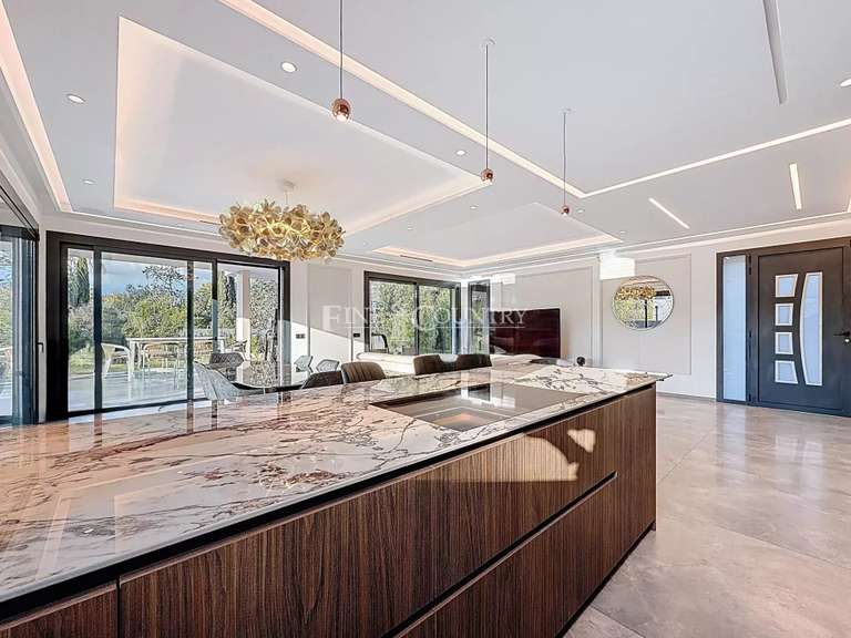 Villa Valbonne - 4 bedrooms - 318m²