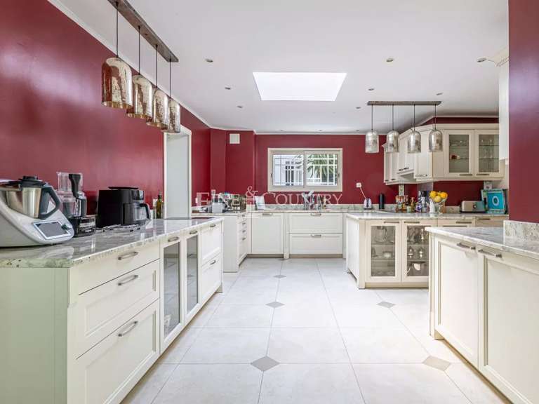 Villa Valbonne - 6 bedrooms - 518m²