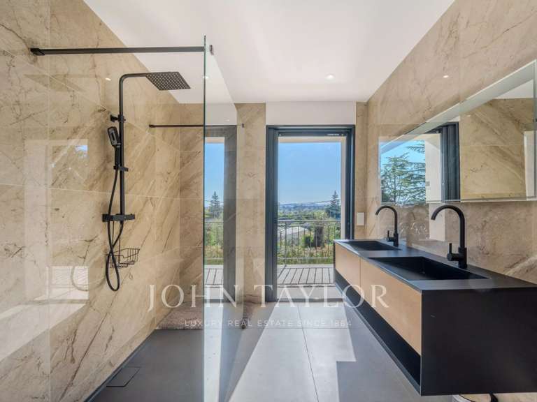 Villa Valbonne - 5 bedrooms - 320m²