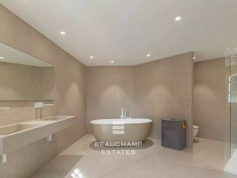 Villa Valbonne - 5 bedrooms - 442m²