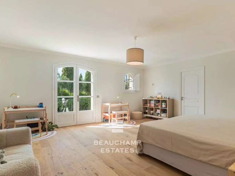 Villa Valbonne - 5 bedrooms - 442m²