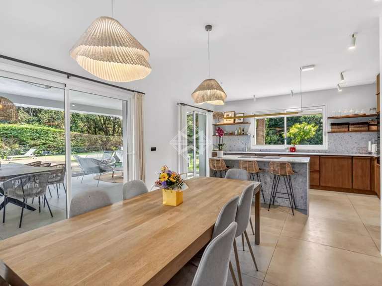 Villa Valbonne - 6 bedrooms - 477m²