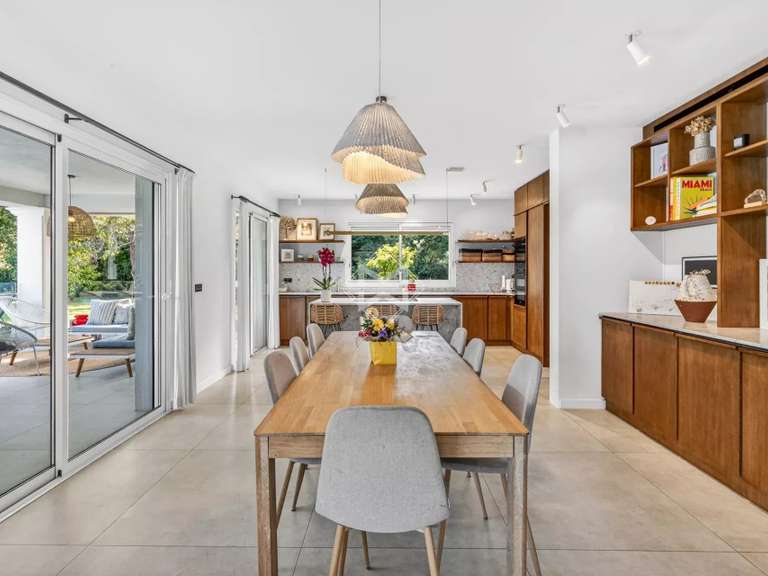 Villa Valbonne - 6 bedrooms - 477m²