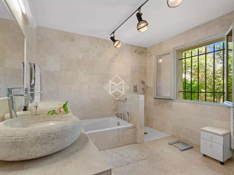 Villa Valbonne - 5 chambres - 300m²