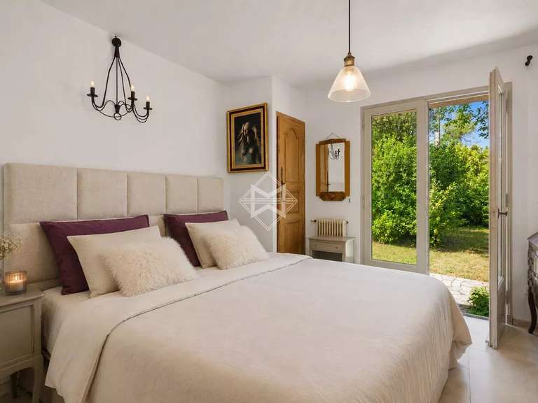 Villa Valbonne - 5 bedrooms - 300m²