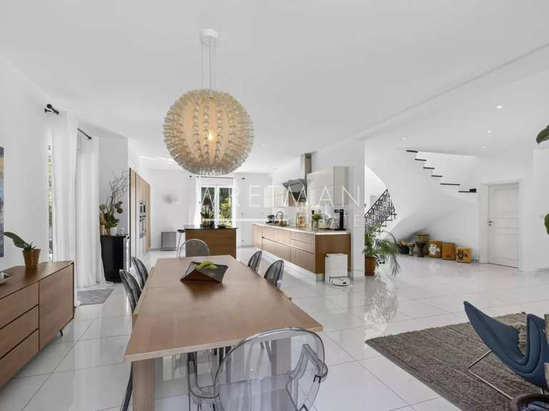 Villa Valbonne - 310m²