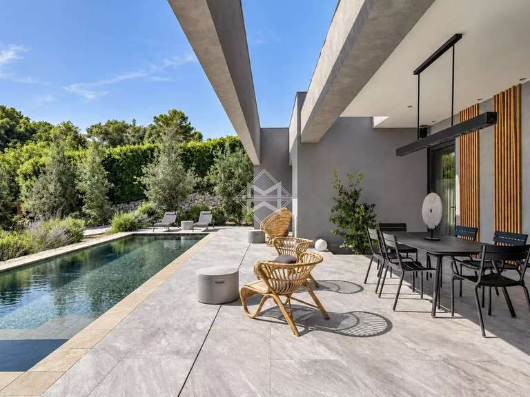 Villa Valbonne - 4 bedrooms - 260m²