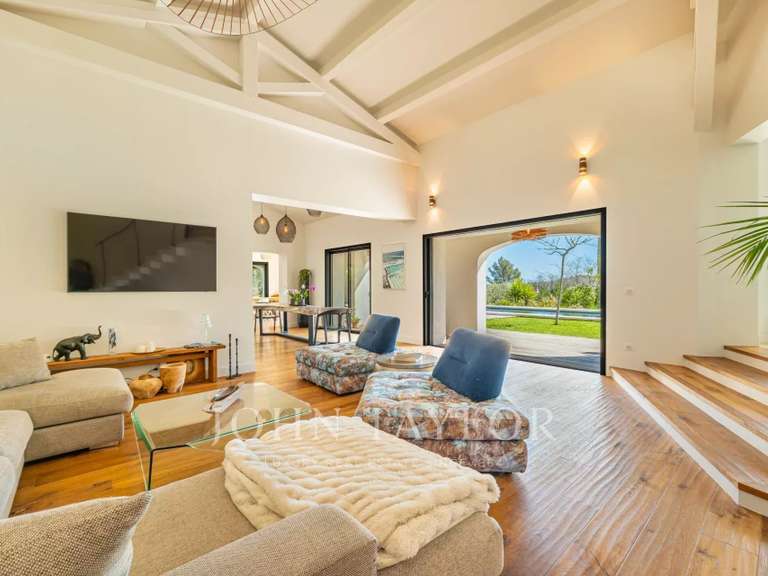 Villa Valbonne - 4 bedrooms - 338m²