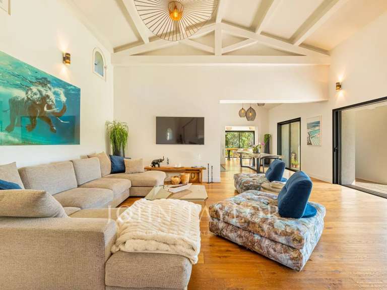 Villa Valbonne - 4 bedrooms - 338m²