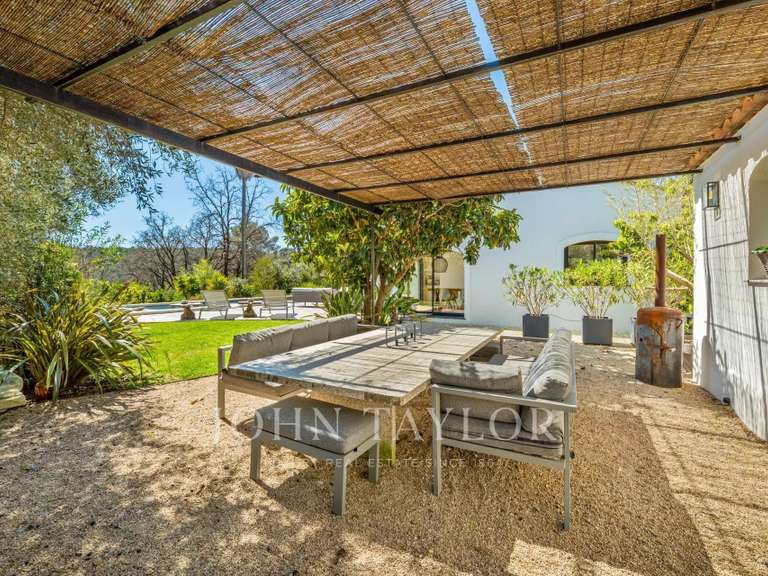 Villa Valbonne - 4 bedrooms - 338m²